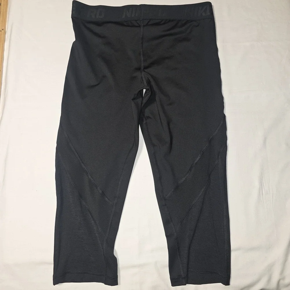 Nike Pro Livestrong Women's Capris Size L